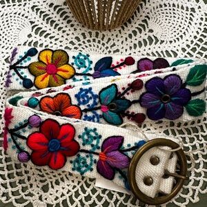 Peruvian Wool Hand-Embroidered Belt